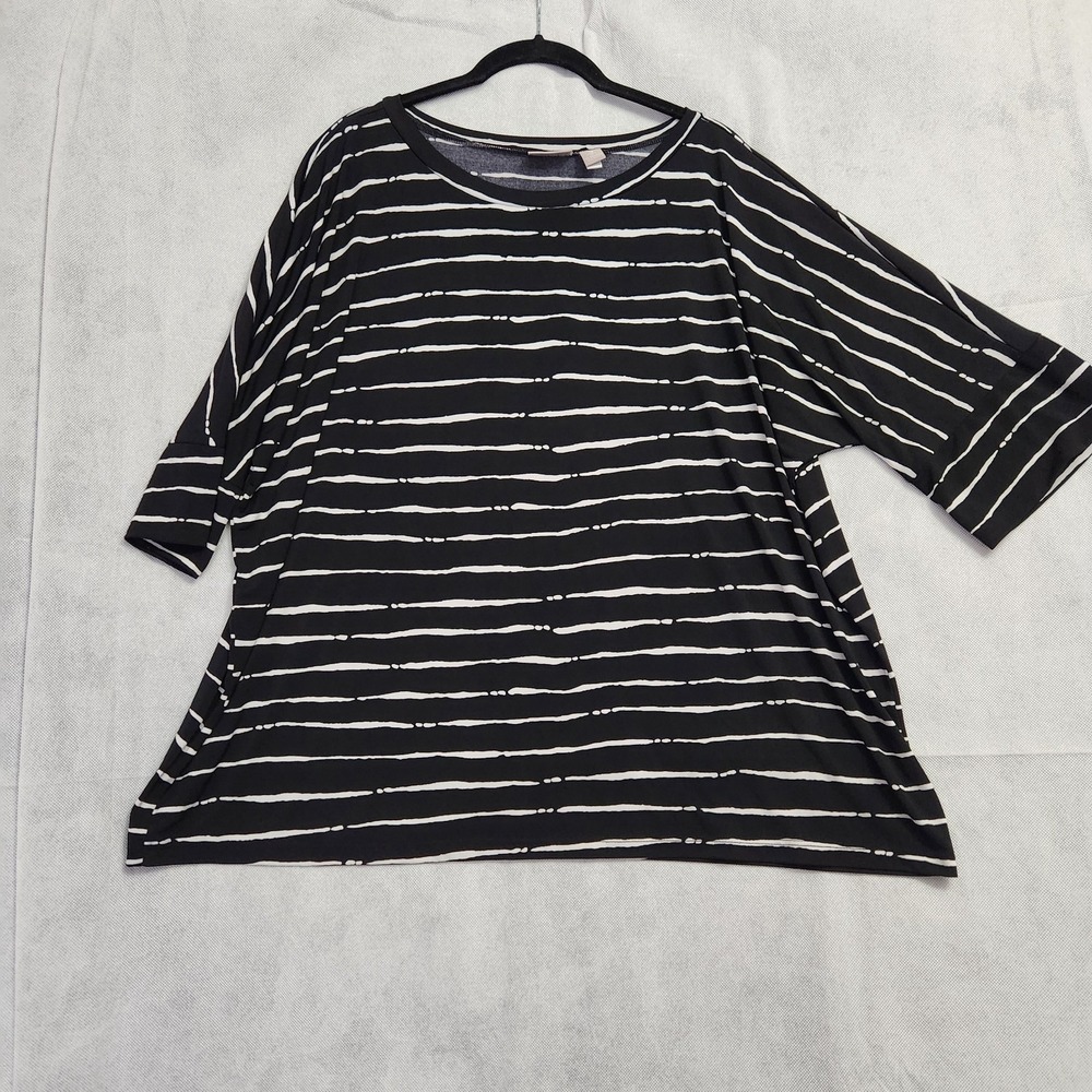 Chico's Top Womens Size 3 Striped Slinky Black White Stretch 3/4 Sleeve
